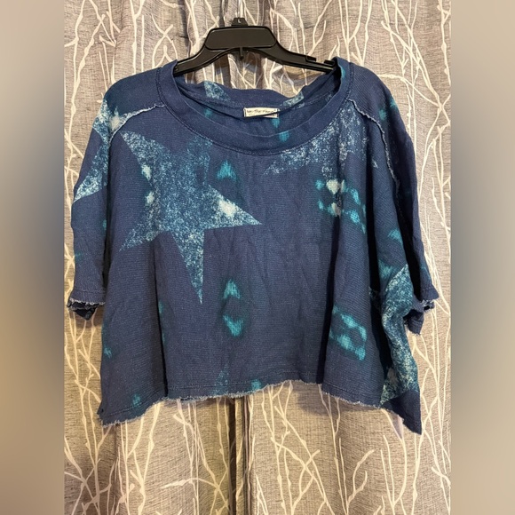 We The Free Tops - We The Free Blue Star Patterned Women's Crop Top size Medium free people